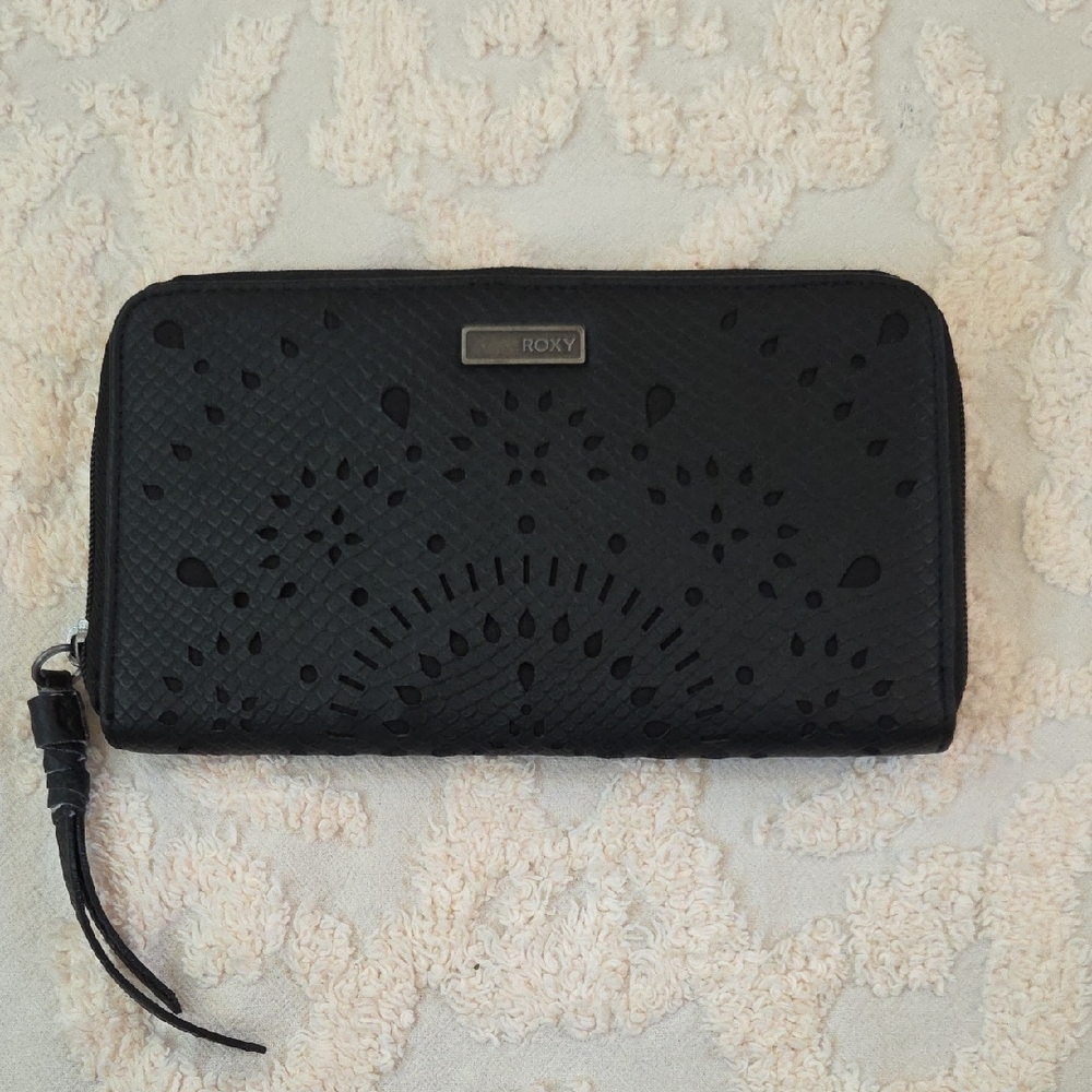 Roxy Black Textured Women's Wallet